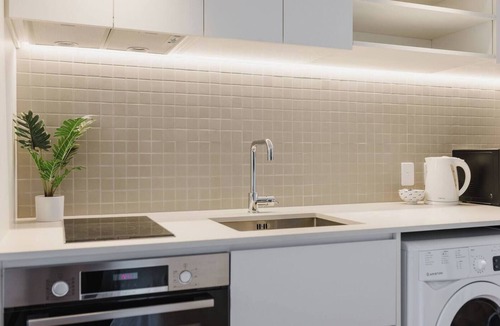 Te Aro Apartment | 2-in-1: 2BR Apt + Self-Contained Studio
