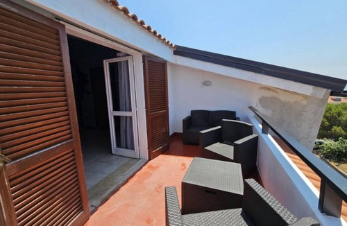 Scalea Apartment | 2 min drive from nearest beach and Scalea town centre! Beautiful 2 bedroom flat