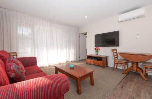 Clyde Apartment | 2 Oaks Cottage Clyde