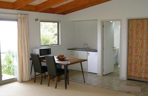Tasman Bed & Breakfast | 2 Views at Tasman
