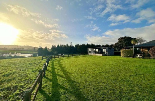 Bombay Bed & Breakfast | 200 m² Bed and breakfast ∙ 3 bedrooms ∙ 10 guests