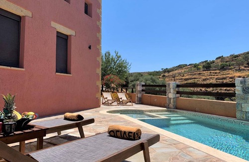 Prodromi House | 200 m² House ∙ 4 bedrooms ∙ 9 guests