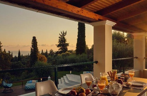 Kypseli Resort | 200 m² Resort ∙ 3 bedrooms ∙ 9 guests