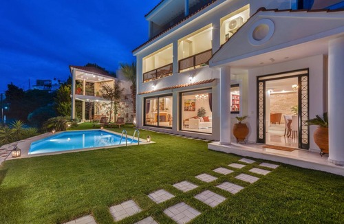 Rodhia Villa | 200 m² Villa ∙ 4 bedrooms ∙ 7 guests