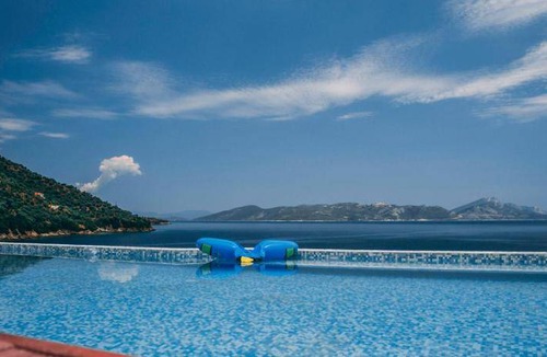 Pteleos Villa | 200 m² Villa ∙ 4 bedrooms ∙ 9 guests