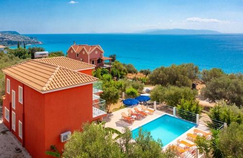 Vlachata Villa | 200 m² Villa ∙ 6 bedrooms ∙ 12 guests