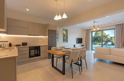 Minia Villa | 200m to the beach | brand new 2024 | Villa Erato - Elysian Villas