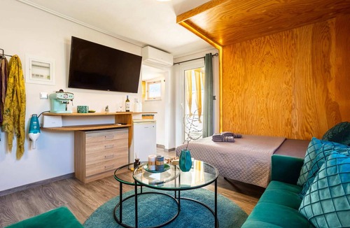 Kalamata House | 22 m² Loft ∙ 2 guests