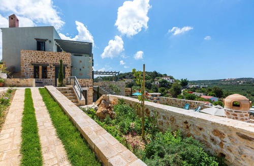 Achlades House | 220 m² House ∙ 4 bedrooms ∙ 10 guests