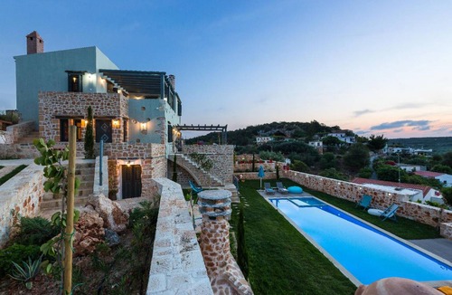 Achlades House | 220 m² House ∙ 4 bedrooms ∙ 10 guests
