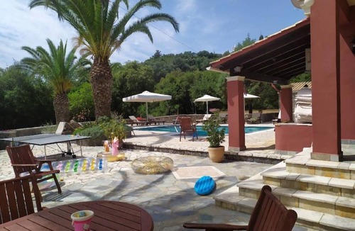 Limni House | 220 m² House ∙ 4 bedrooms ∙ 8 guests