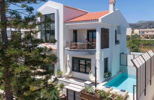 Koutsouras House | 220 m² House ∙ 5 bedrooms ∙ 14 guests
