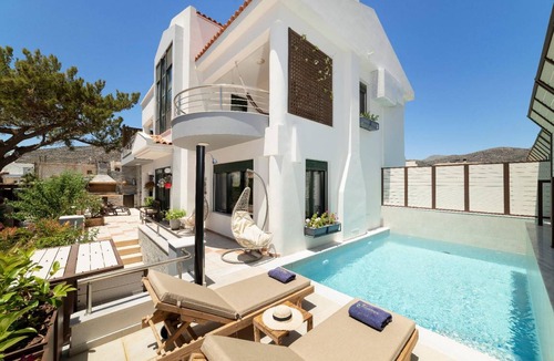 Koutsouras House | 220 m² House ∙ 5 bedrooms ∙ 14 guests
