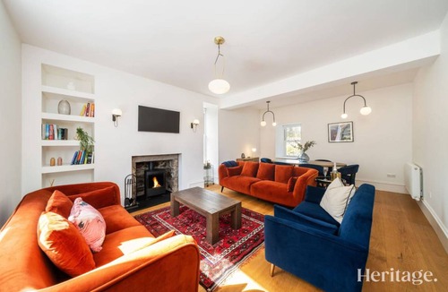 Alford House | 220 m² House ∙ 5 bedrooms ∙ 12 guests