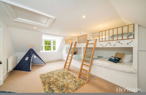 Alford House | 220 m² House ∙ 5 bedrooms ∙ 12 guests