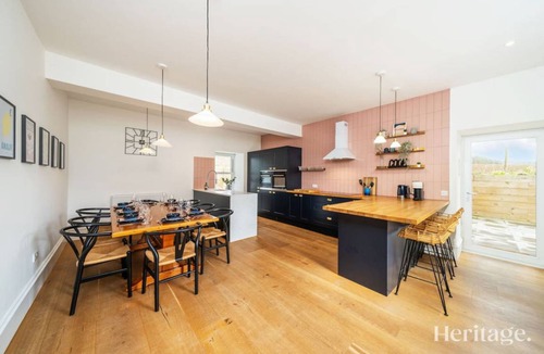 Alford House | 220 m² House ∙ 5 bedrooms ∙ 12 guests