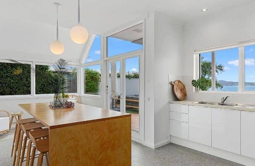 Sandy Bay House | 225 m² House ∙ 3 bedrooms ∙ 6 guests