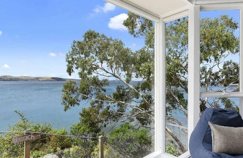 Sandy Bay House | 225 m² House ∙ 3 bedrooms ∙ 6 guests