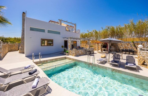 Tavronitis Villa | 225 m² Villa ∙ 4 bedrooms ∙ 8 guests