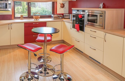 Wemyss Bay Cottage | 24 BURNS DRIVE, family friendly, with a garden in Wemyss Bay