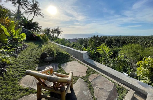Senggigi Villa | 250 m² Villa ∙ 4 bedrooms ∙ 10 guests