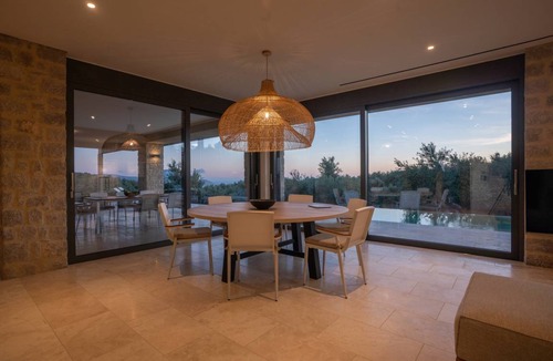 Pylos-Nestoras Villa | 250 m² Villa ∙ 4 bedrooms ∙ 8 guests