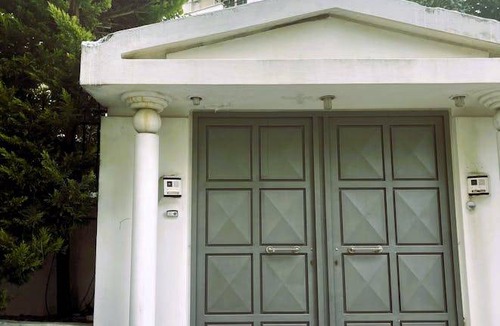 Dionysos House | 260 m² House ∙ 4 bedrooms ∙ 8 guests