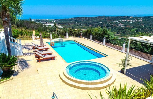 Polemarchi Villa | 260 m² Villa ∙ 3 bedrooms ∙ 6 guests