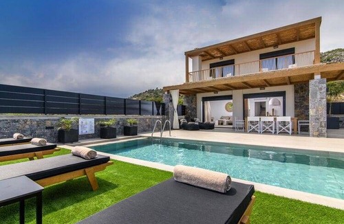Sissi Villa | 270 m² Villa ∙ 3 bedrooms ∙ 8 guests