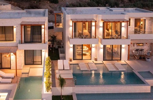 Limeniskos Apartment | 280 m² Apartment ∙ 7 bedrooms ∙ 16 guests