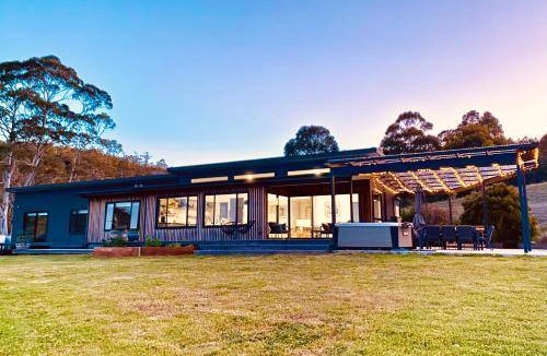 Lower Snug House | 280 m² House ∙ 5 bedrooms ∙ 12 guests