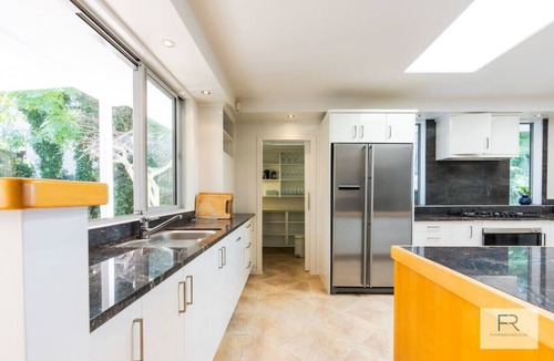 Castor Bay Apartment | 29 Commodore Parry, Castor Bay