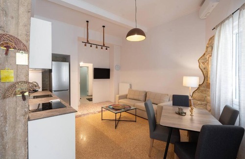 Filopappou Apartment | 2BR Apt 20 Mins From Acropolis with Washer & Dryer