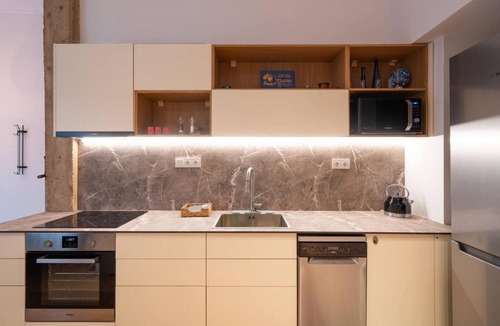 Filopappou Apartment | 2BR Apt 20 Mins From Acropolis with Washer & Dryer