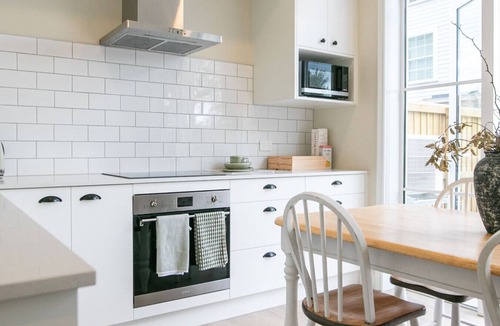 Christchurch House | 3 Bed Family Retreat Classic Charm With Park Views