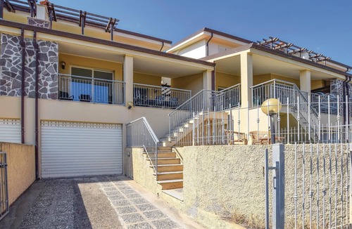 Badolato House | 3 bedroom accommodation in Badolato CZ