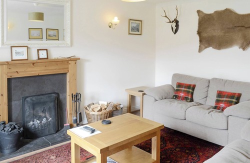 Lairg Cottage | 3 bedroom accommodation in Rosehall, near Lairg