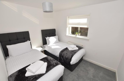 Airdrie Apartment | 3 Bedroom Apartment in a Quiet Location