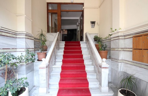 Gumussuyu Mahallesi Apartment | 3-Bedroom Flat in Great Location in Taksim Beyoglu Istanbul
