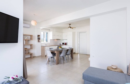 Kavros House | 3-bedroom villa close to the beach at Triton SeaView Villas with common poolS