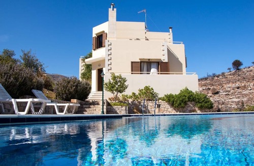 Megala Chorafia Villa | 3-bedroom Villa On Top