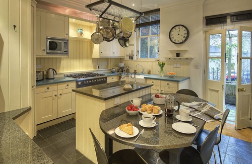 New Town Apartment | 3 Gayfield Square, The Merchant's House in Historic Central Edinburgh