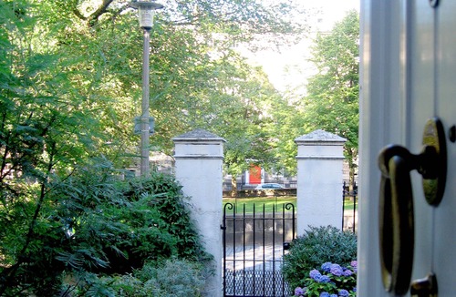 New Town Apartment | 3 Gayfield Square, The Merchant's House in Historic Central Edinburgh