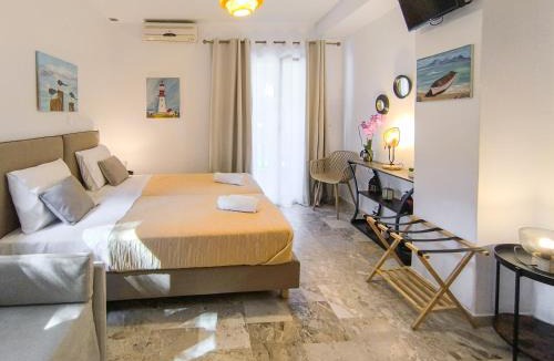 Koukounaries Apartment | 3 Goddesses' studios