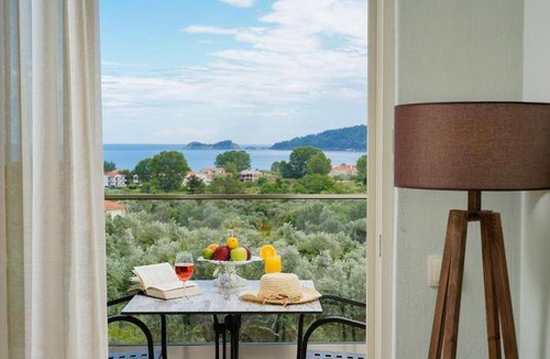 Golden Beach Hotel | 30 m² Hotel ∙ 4 guests