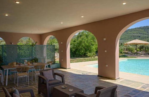 Archea Pissa Apartment | 300 m² Apartment ∙ 5 bedrooms ∙ 15 guests