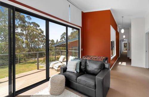 Bicheno House | 300 m² House ∙ 5 bedrooms ∙ 10 guests