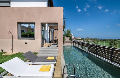 Galatas House | 305 m² House ∙ 5 bedrooms ∙ 11 guests