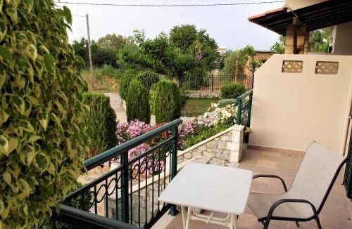 Stoupa House | 34 m² House ∙ 5 guests