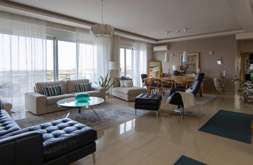 Spata-Artemida Villa | 350 m² Villa ∙ 5 bedrooms ∙ 9 guests